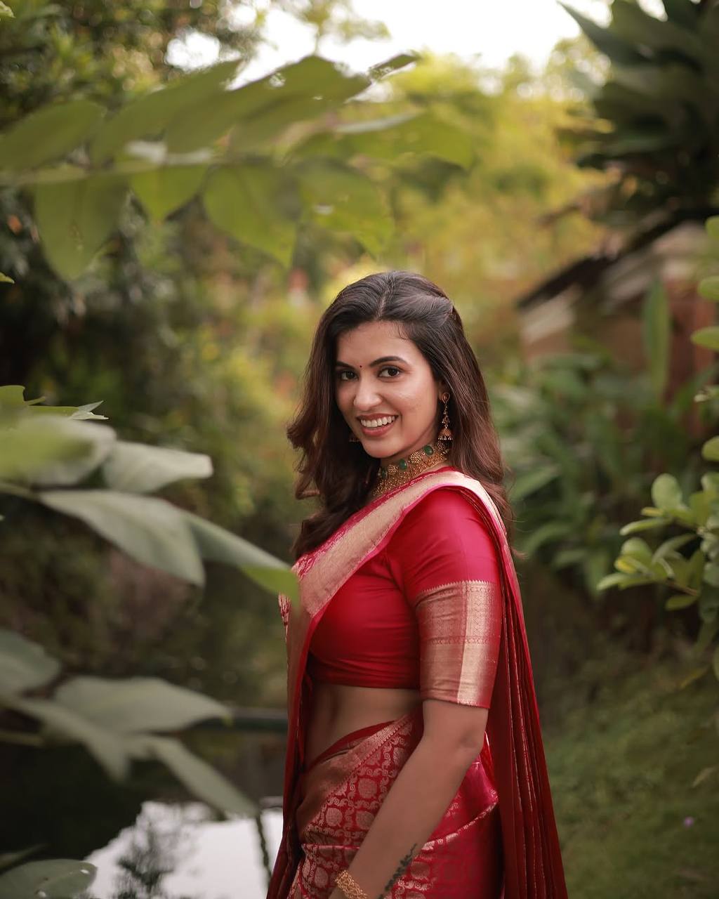 Radiant Red Silk Saree with Golden Tissue Border – Elegant Festive & Wedding Wear