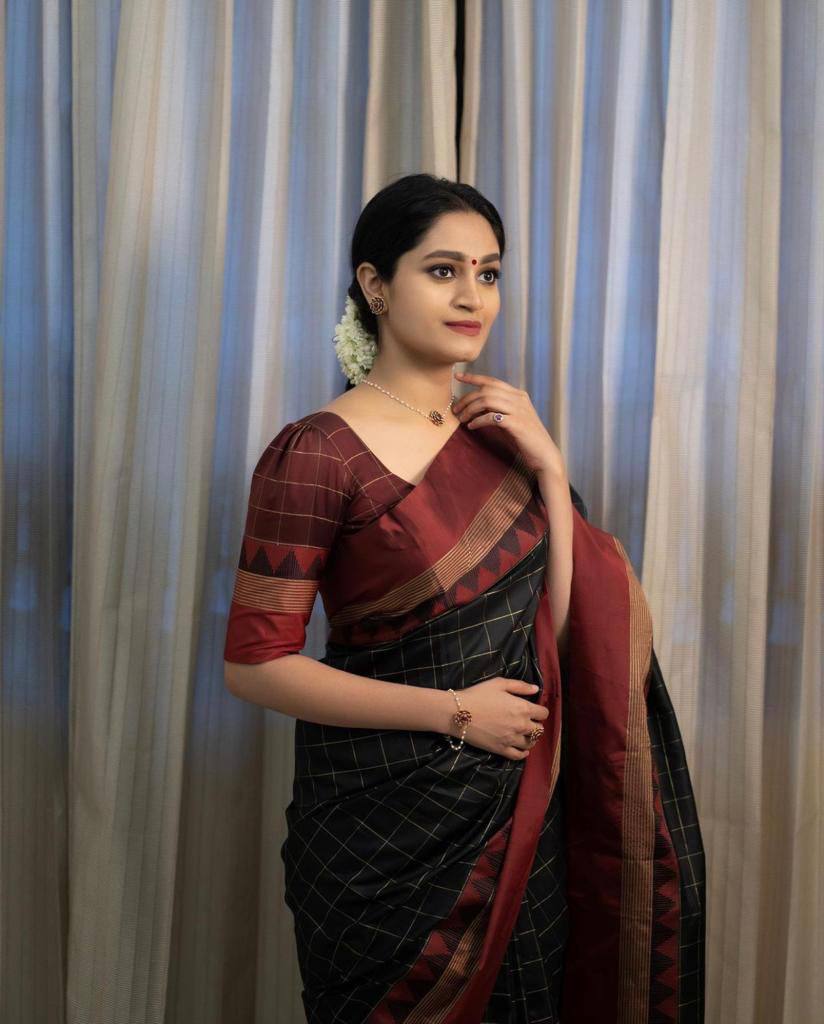 Elegant Soft Lichi Silk Saree with Rich Pallu & Heavy Brocade Blouse